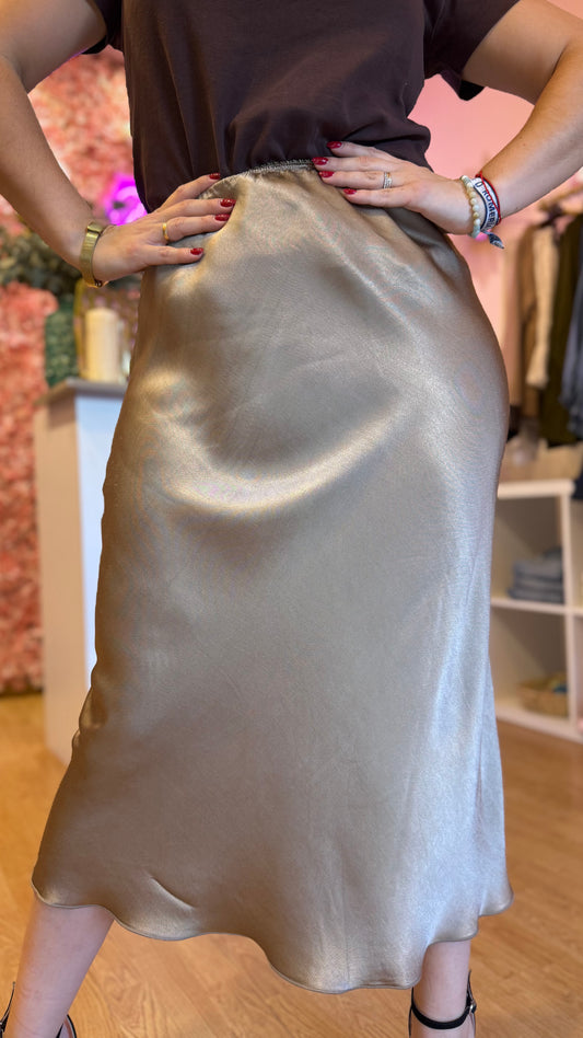 Falda satinada