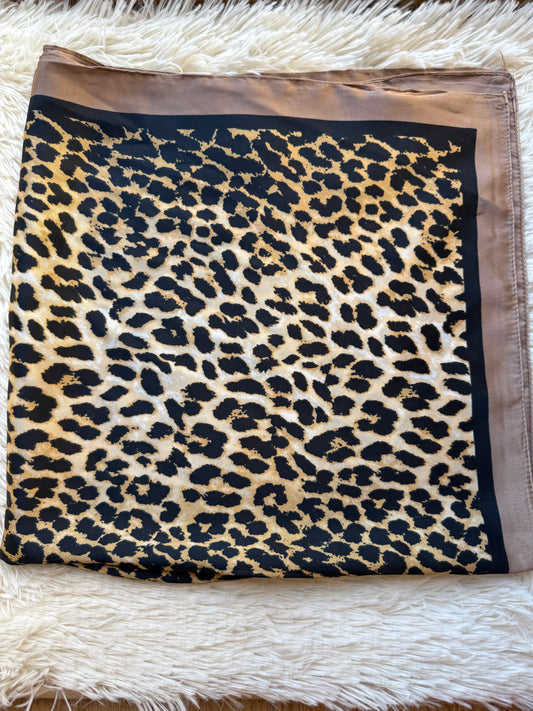 Pañuelo leopardo
