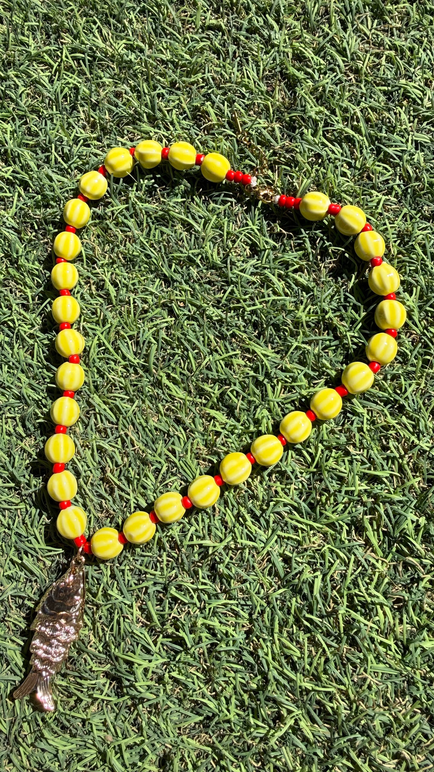 Collar cerámica pez
