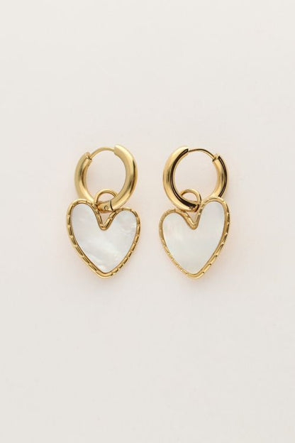 Pendiente corazón de nácar