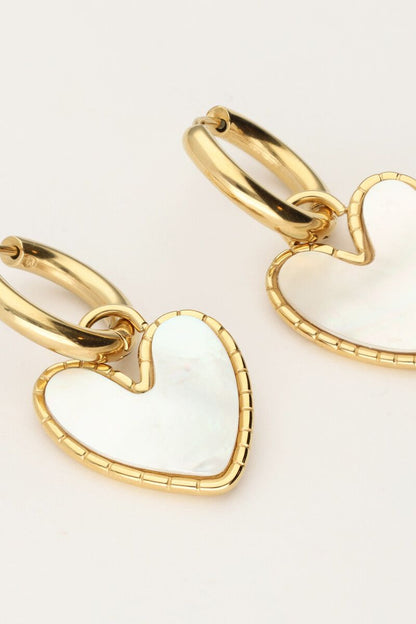 Pendiente corazón de nácar