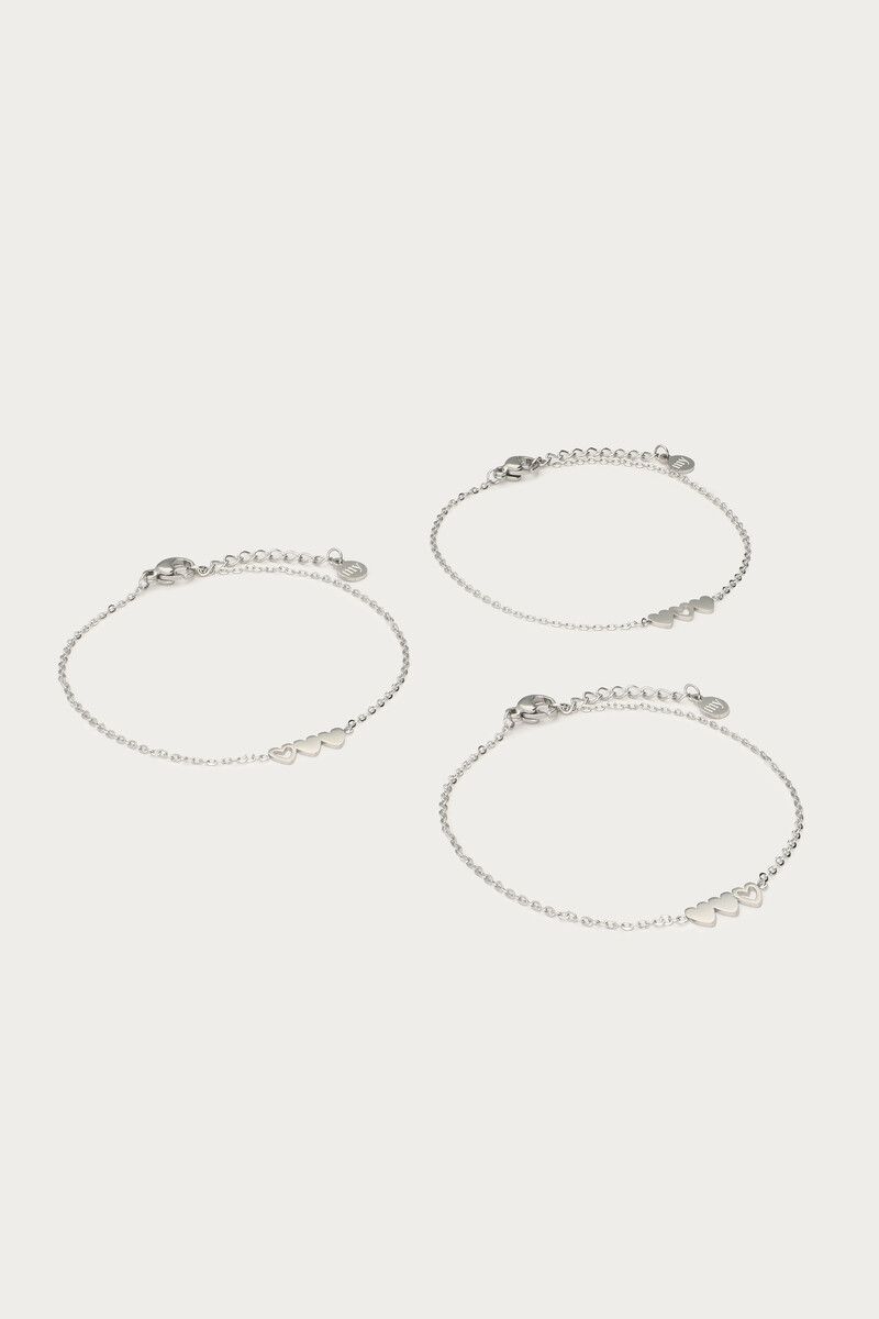 Conjunto de pulseras triple corazón
